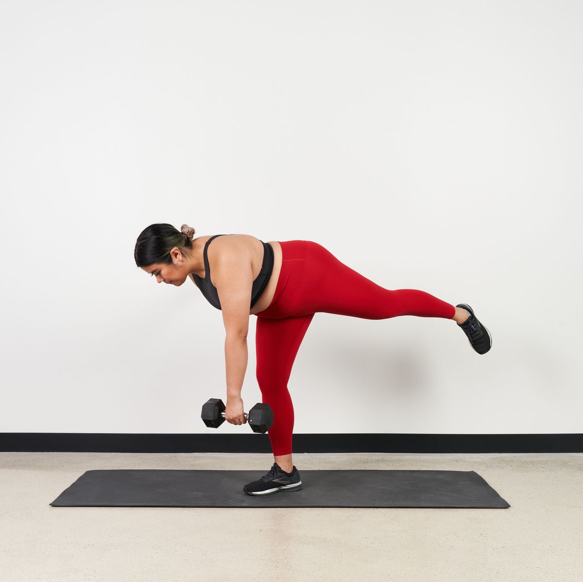 Single Leg Dumbbell Deadlift